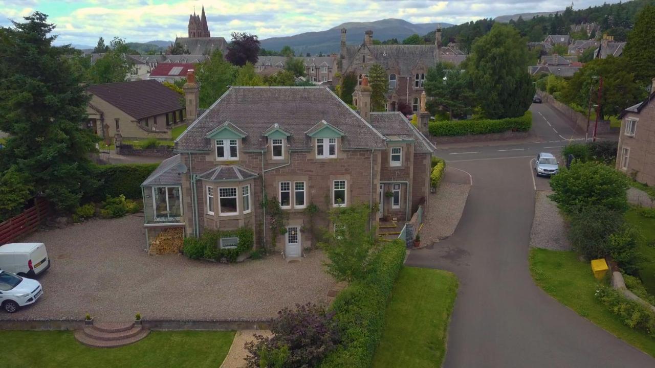 Firtree Bed And Breakfast At Galvelbeg House Crieff Exterior foto
