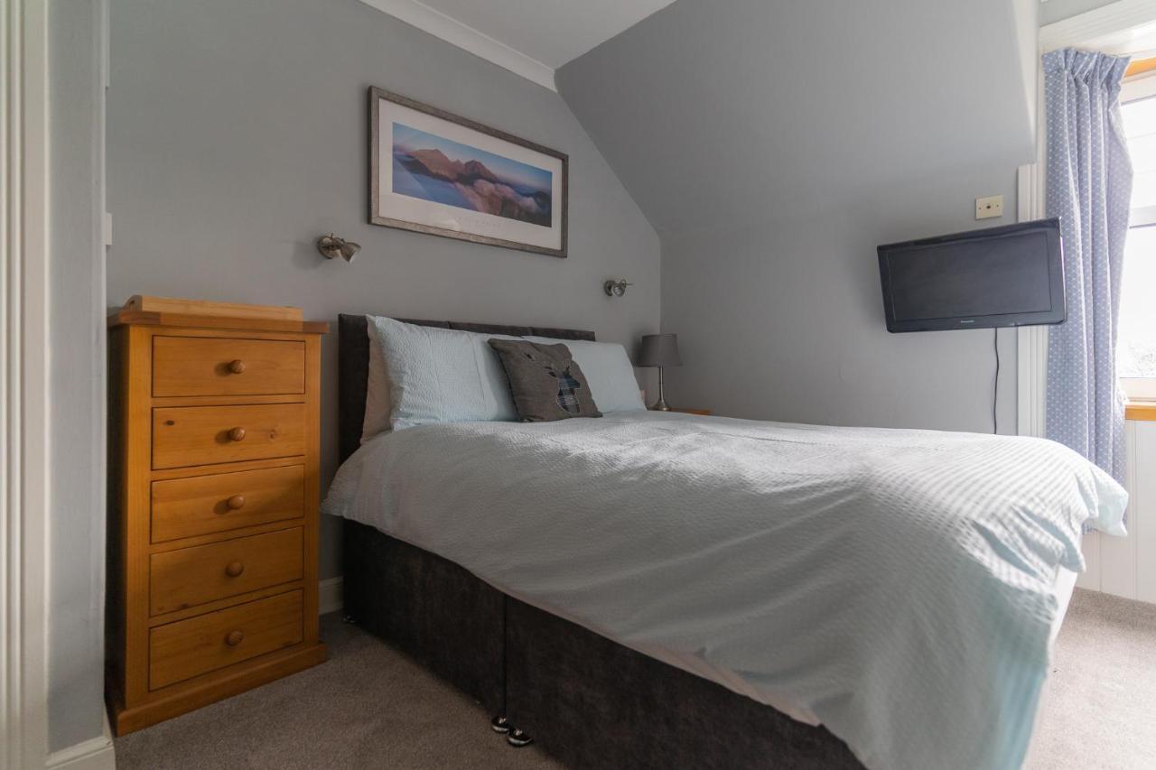 Firtree Bed And Breakfast At Galvelbeg House Crieff Exterior foto